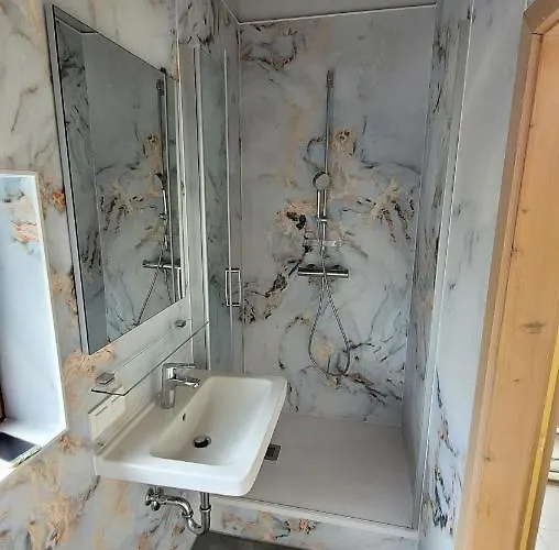 Blu בית הארחה 4*