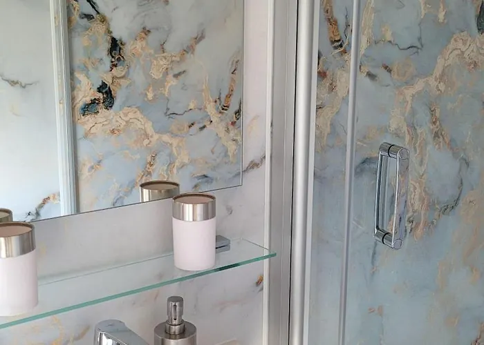 Blu בית הארחה 4*